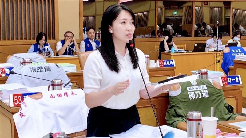 山田摩衣昨（25）日針對身心障學生交通補助議題進行質詢。（圖／翻攝畫面）
