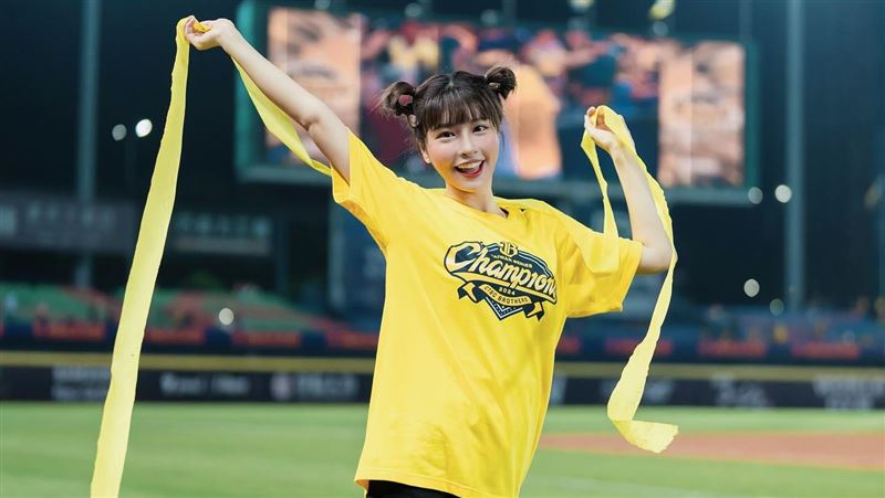 沒錄影挨轟薪水小偷　峮峮又爆沒現身團舞