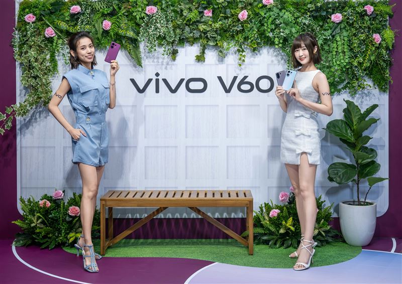 vivo V60 系列8月26日各大通路正式開賣，售價17,990元起，自8月26日至9月30日止推出早鳥優惠方案