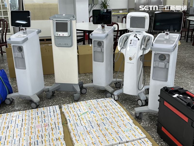 刑事局查扣大批未經許可輸入或回收的醫美器材。（圖／翻攝畫面）