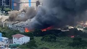樣品屋,火警,龜山,桃園（圖／翻攝自記者爆料網）