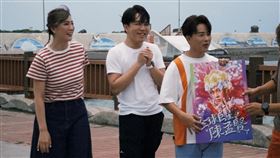 郭婷筠(左起)許志豪、陳孟賢上節目玩遊戲。(圖／中視提供)