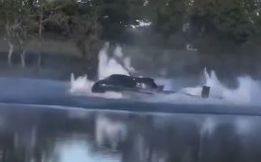 驚悚直擊!法國直升機失控旋轉墜湖瞬間