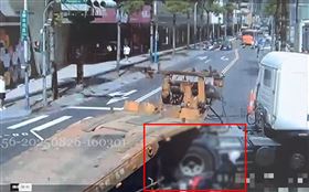 事故發生瞬間。（圖／翻攝畫面）