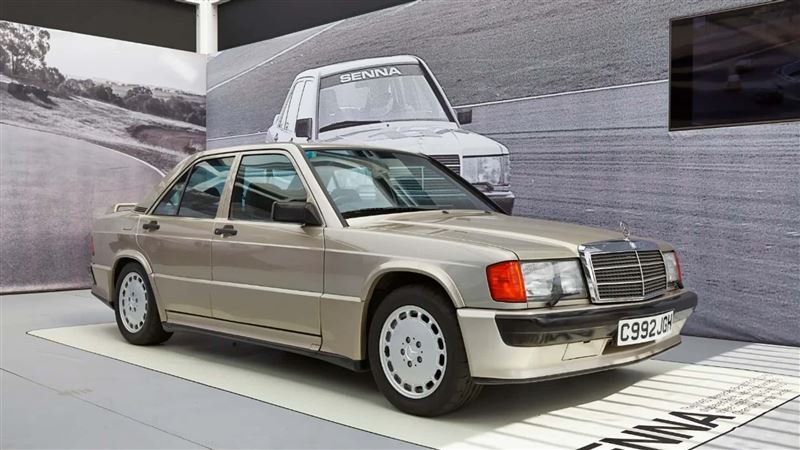 洗拿曾擁有過的賓士190即將拍賣。（翻攝RM Sotheby&#39;s網站）