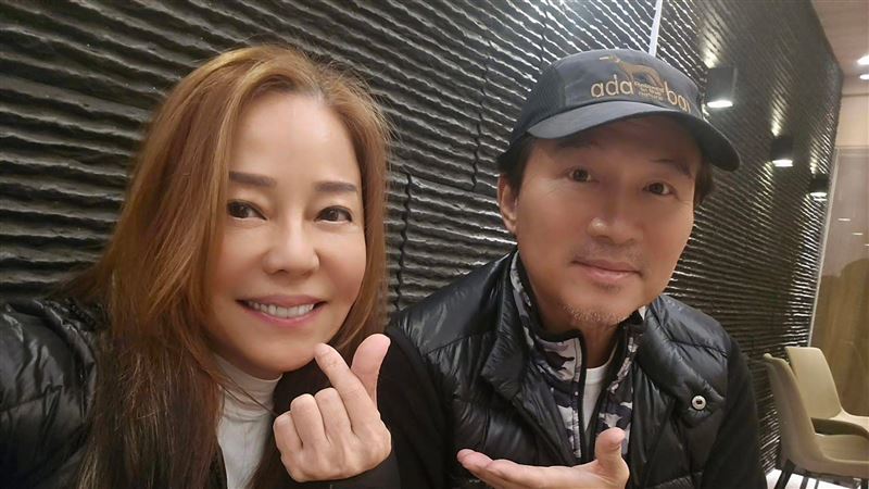 孫鵬（右）與狄鶯遭爆夫妻失和。（圖／翻攝自臉書）