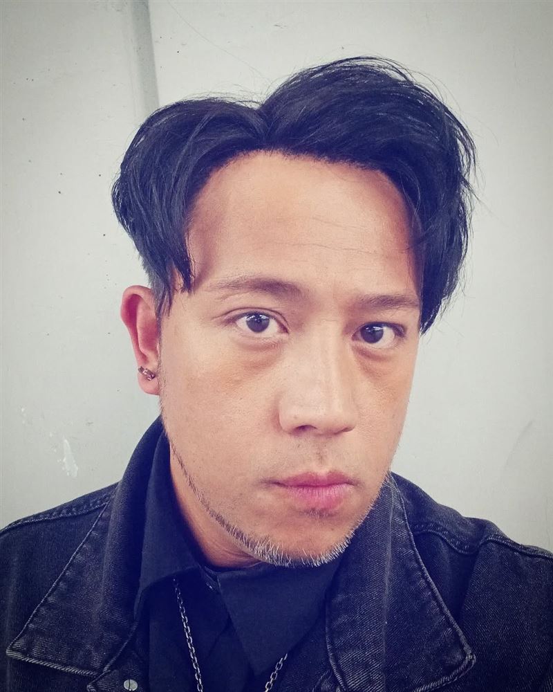 張致恒放下明星光環改當搬運工人。（圖／翻攝自張致恒IG）