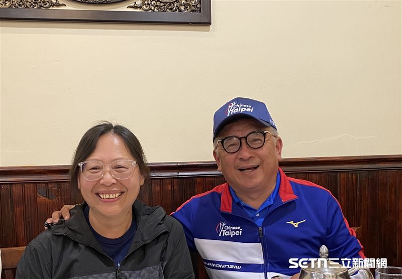 參加完威廉波特大賽後，劉耀仁和妻子先搭機返台，在舊金山轉機時，長期支持台灣棒球的「北美台灣一級棒聯盟」自掏腰包款待他們吃個飯，強調：「台灣人挺台灣人！」（圖／北美台灣一級棒聯盟授權提供）