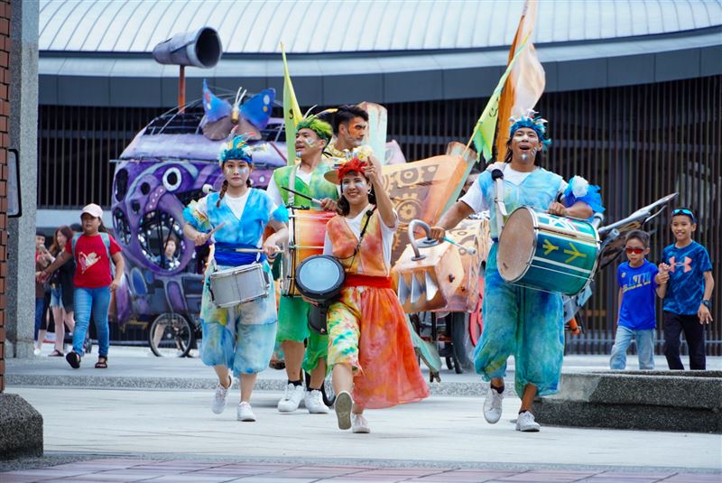 &quot;聲&quot;勢浩大的「身聲擊樂團」參與《士林仙界大派對》演出。(圖/主辦單位提供)