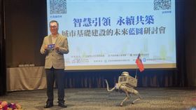 台北首隻AI機器狗急卡！中國製載體爆資安疑慮，負責的超鉞科技CEO表示遺憾。（圖／記者鍾志鵬攝影）