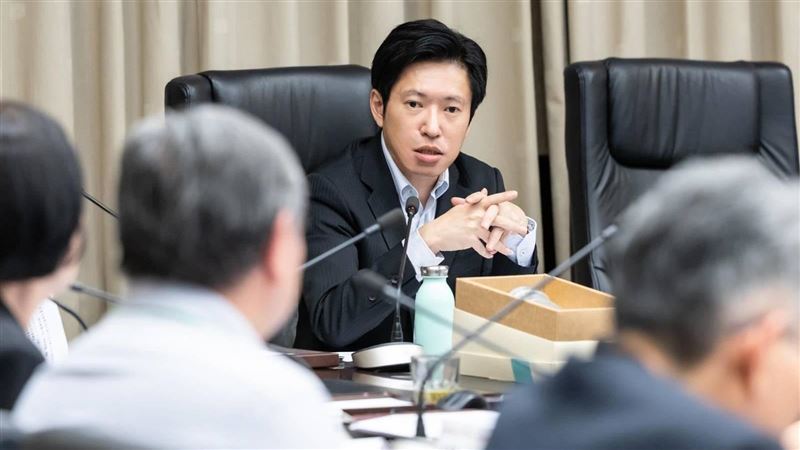 張惇涵質詢表現令人難忘，以清晰口條讓眾人啞口無言。（圖／翻攝自張惇涵臉書）