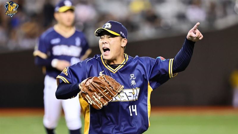 中信兄弟魏碩成先發投到頭痛。（圖／中信兄弟提供）