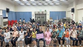 研議拆分「極端大里」　高雄市府辦地方說明會高雄市政府著手研議拆分擁有超過1萬戶的「極端大里」，近期陸續在地方舉辦說明會。圖為高雄市左營區人口逾3萬4000人的菜公里27日舉辦里編組及調整地方說明會。（高雄市民政局提供）中央社記者張已(??兼)傳真  114年8月27日