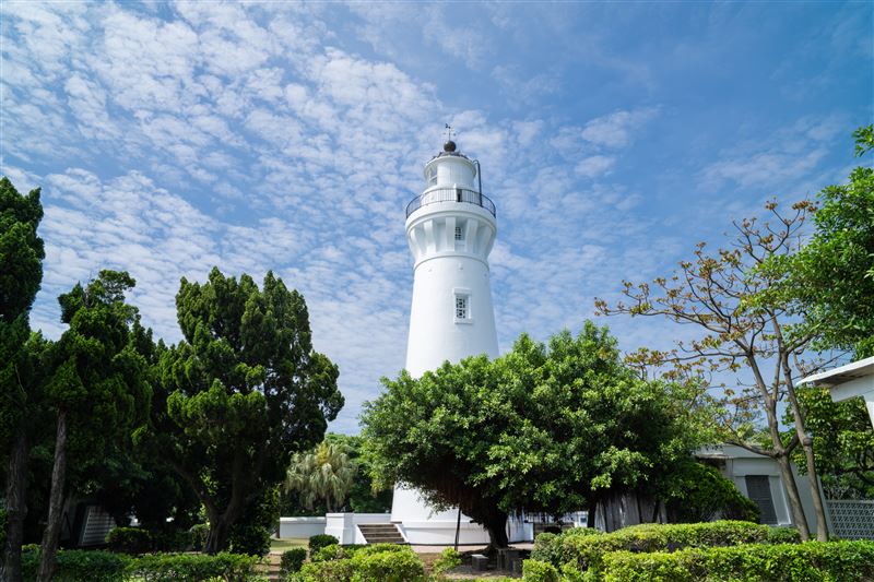 桃園珍珠海岸長達46公里，擁有「白沙岬燈塔」等美景。（圖／桃園觀光旅遊局提供）