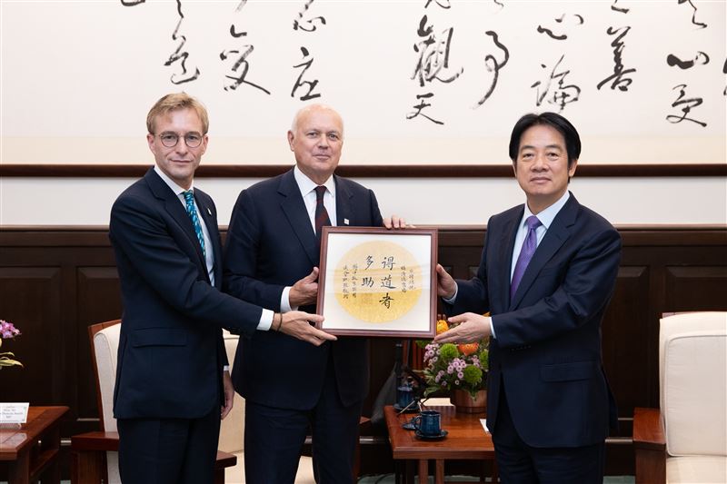 總統賴清德接見「對中政策跨國議會聯盟」。（圖／總統府提供）
