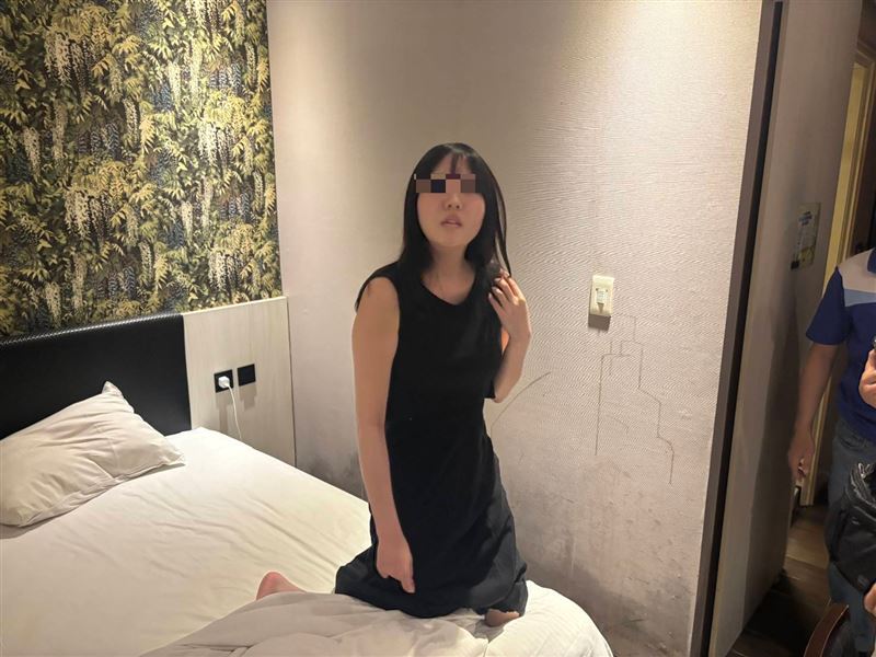 自稱是「現役AV女優」的日籍女子，開出服務50分鐘2萬元的價碼。（圖／民眾提供）