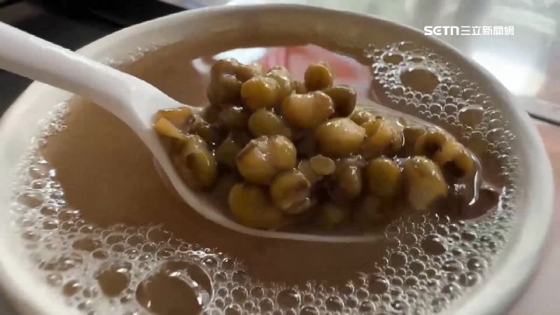 屏東這家甜湯店，幫忙30分鐘，就可以兌換5碗綠豆湯