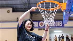 裕隆集團嚴陳莉蓮執行長感念母校於求學階段的栽培與啟發，捐贈文化大學新臺幣一千萬元，設立「嚴陳莉蓮女士助學基金」。（圖／文化大學提供）