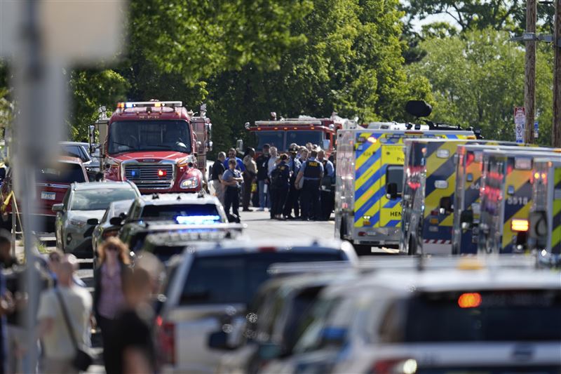 美國小學爆校園槍擊3死數十傷。（圖／美聯社／達志影像）