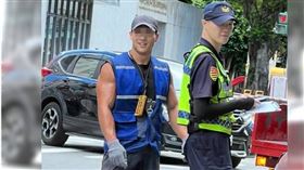 拖吊場員工長得帥又有肌肉。（圖／翻攝臉書爆廢公社）