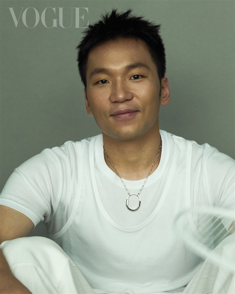 30歲部長李洋震撼登場！從羽球金牌到運動部首腦，他喜歡女友的笑口常開，珍惜家人親友，對未來已有規劃。（圖／翻攝自IG @leeyang0812）