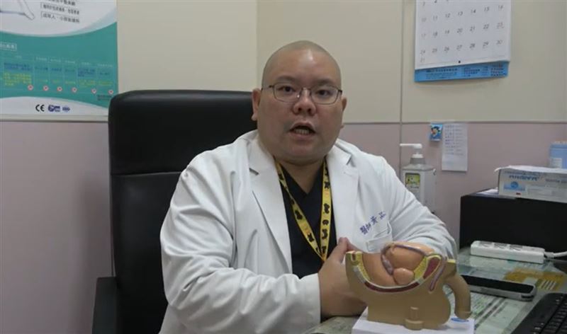 23歲男子的生殖器化膿嚴重,連醫師看到都嚇到,患者住院清創3次才出院。(圖/大甲李綜合醫院提供)