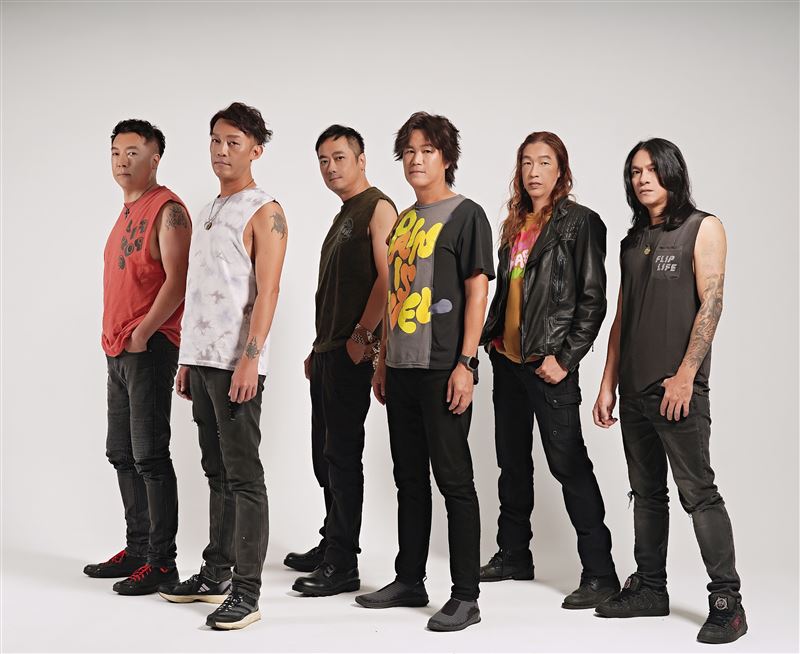 2025桃園鐵玫瑰熱音賞決賽邀請到董事長樂團、四分衛、新科金曲歌后「姑慕&middot;巴紹」擔任表演嘉賓。（圖／新視紀整合行銷）