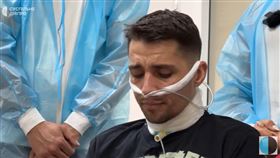 烏克蘭士兵，遭俄軍「割喉活埋」，奇蹟生還，戰俘，酷刑(圖／翻攝自YouTube／Суспільне Дніпро)