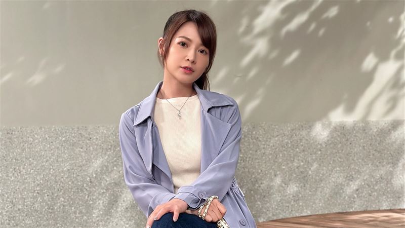 女星捧生日蛋糕遇強震！蠟燭未吹警報狂響