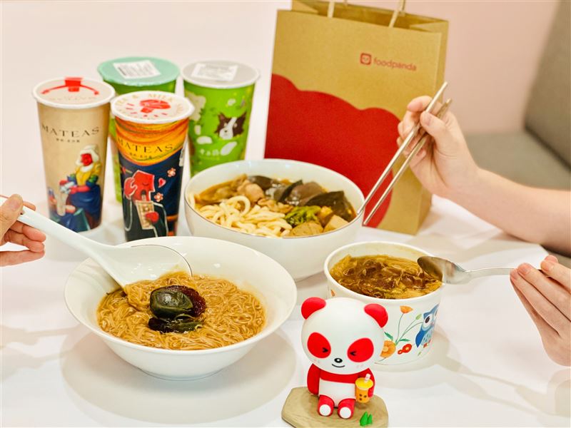 台中人對餐飲的創意接受度高,讓許多傳統美食玩出創新吃法。(圖/翻攝畫面)