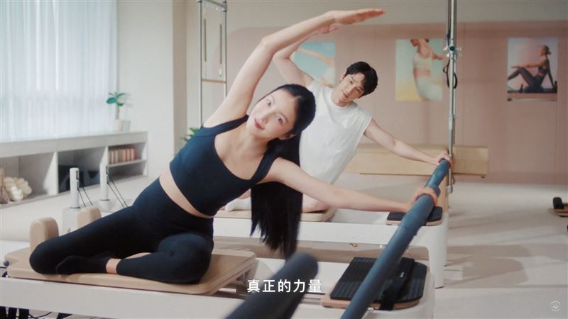 楊謹華與劉以豪擔任器械皮拉提斯品牌代言人。(圖/虎鐵器械皮拉提斯提供)