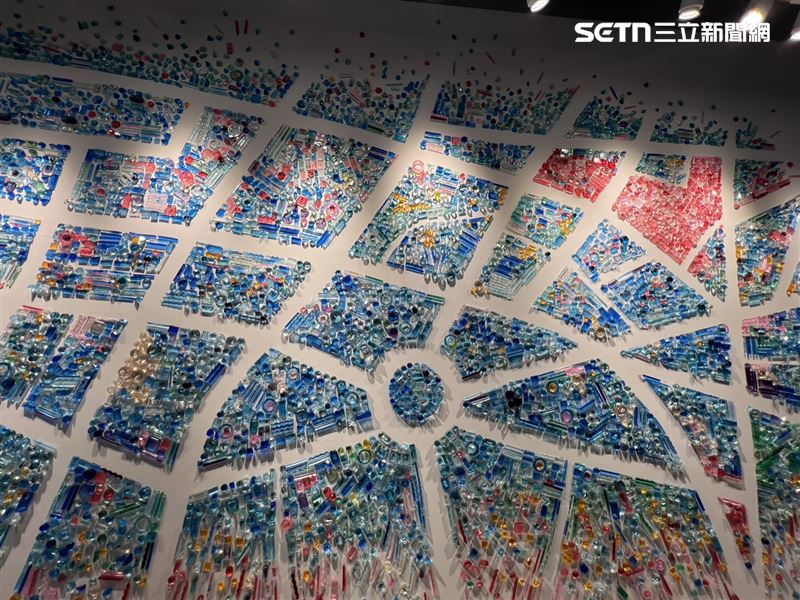藝術家蘇子涵作品《府城流影》。（圖／記者林昱孜攝影）