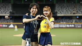 PS女孩日籍成員桃子和父親合影。（圖／記者劉彥池攝影）