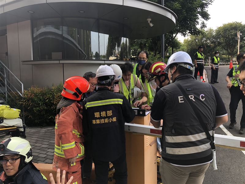 台中后里「美光后科廠區」驚傳氣體外洩，造成12人嘔吐送醫。（圖／翻攝畫面）