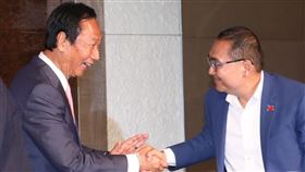 黃健庭透露，其實郭台銘、侯友宜在宣布參選時早就談好了。圖／鏡週刊