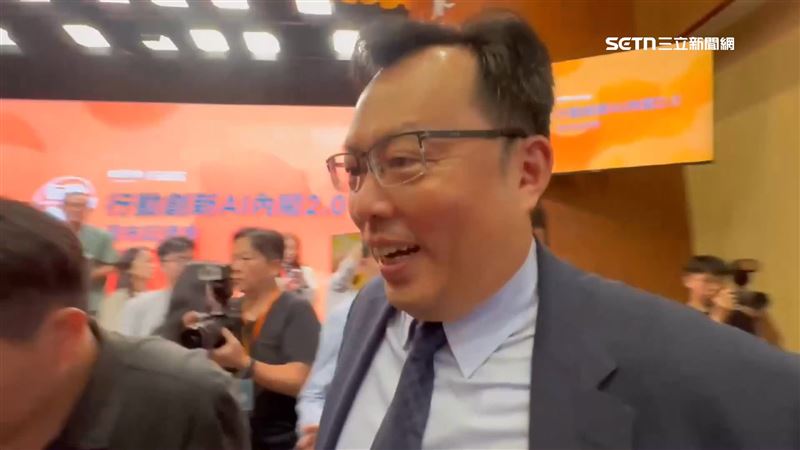 外界擔心現任體育署長鄭世忠（中），接下運動部政務次長，恐成為「地下部長」