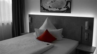 驚見陌生男女躺臥室床還打招呼…妻爆真相