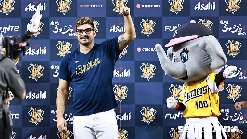 中信兄弟先發投手羅戈獲選單場MVP。（圖／記者劉彥池攝影）
