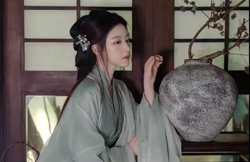 I-DLE舒華漢服古裝造型美瘋 網友:宛如仙女 舒華漢服古裝造型美瘋,引發韓國、中國網友熱議。(圖/翻攝自舒華小紅書)