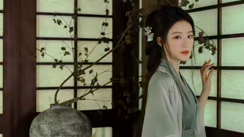 I-DLE舒華漢服古裝造型美瘋 網友:宛如仙女 舒華漢服古裝造型美瘋,引發韓國、中國網友熱議。(圖/翻攝自舒華小紅書)