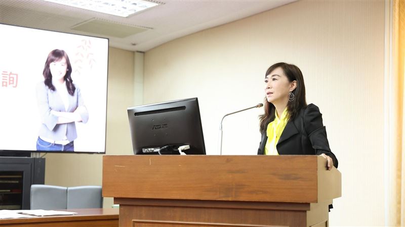 抗議藍白突襲式協商 林宜瑾:如當賊躲藏