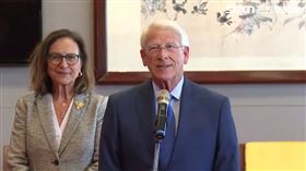 美國聯邦參議院軍事委員會主席維克、美國聯邦參議員費雪抵達松山機場並發表談話