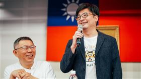 謝典林放上和柯文哲的合照喊話，藍白合是制衡民進黨政府的唯一武器。（圖／翻攝自謝典林臉書）