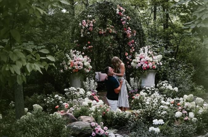 泰勒絲閃電訂婚！凱爾西竟被她唱成最甜蜜的《業力》，真實原因是泰勒絲選擇希望、善良與正途行事。業力不是壞事，也可以是好報。（圖／翻攝自IG @taylorswift）