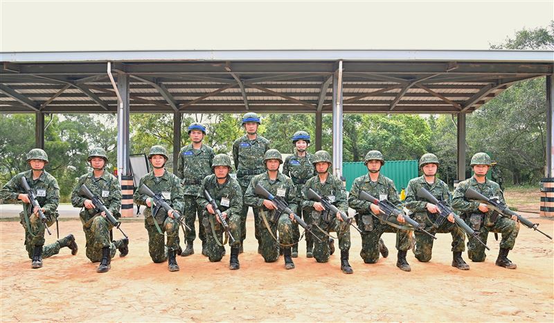 星兵們進行射擊訓練。（圖／台視提供）