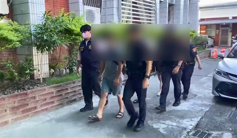 彭男等人被逮後移送。（圖／翻攝畫面）
