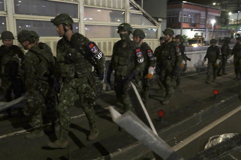 隨著台海升溫，台灣也加強軍事演練力道。（圖／美聯社／達志影像）