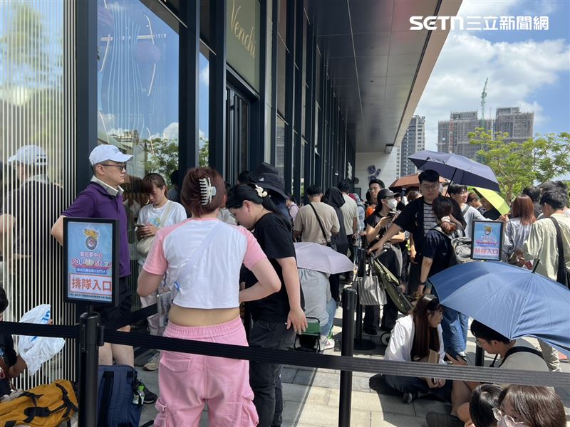 寶可夢中心快閃店，不少南部訓練家前來朝聖。（圖／記者林昱孜攝影）
