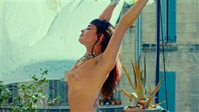 《陽台上的壞女孩》。（圖／東昊提供）