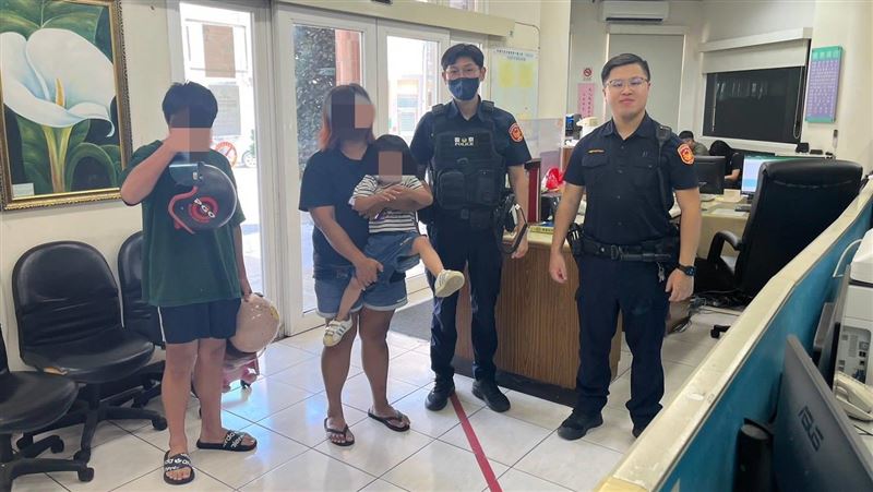 大園2歲童偷溜出門冒險　警察里長助返家